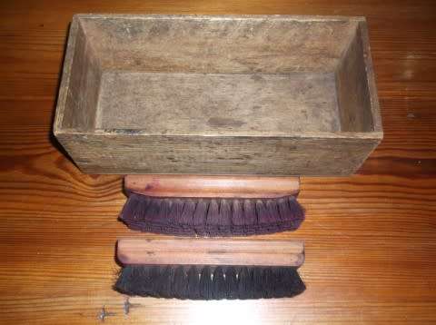 VERY OLD SHOE POLISHING BRUSHES AND WOODEN BOX